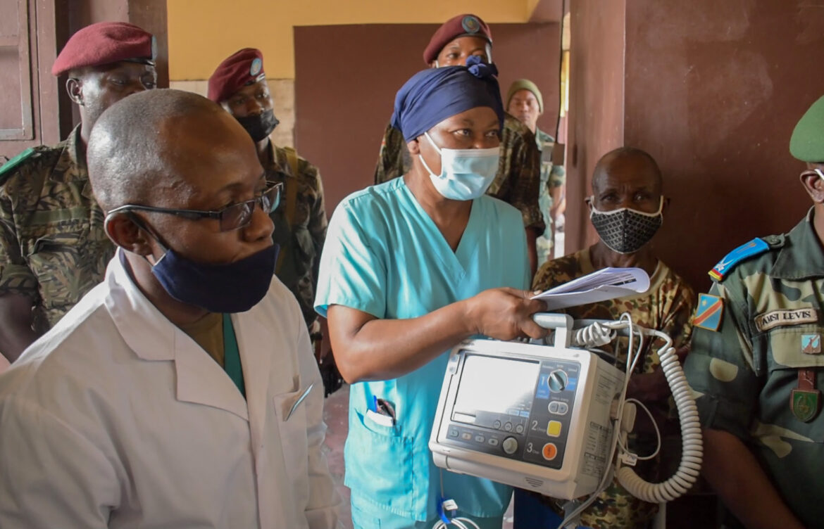 Distribution des équipements Covid vers les Centres de Traitement COVID-19 : Centre Hospitalier de KIBOMANGO