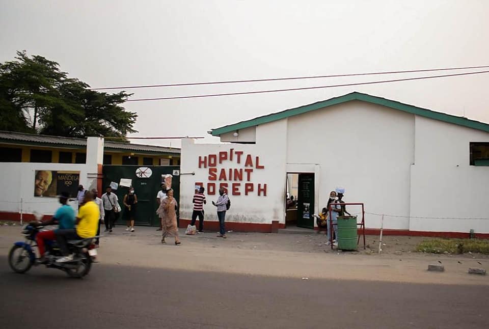 Distribution des équipements COVID-19 vers les Centre de Traitement COVID-19 à l’hôpital Saint Joseph