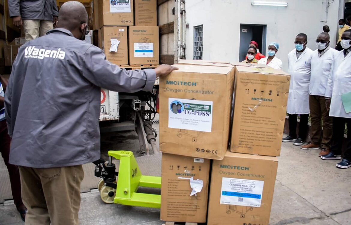 Distribution des équipements COVID-19 vers les Centre de Traitement COVID-19 à la Clinique Ngaliema