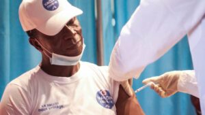 RDC : Vaccination contre la Covid-19 : Les élus du Peuple sensibilisés et vaccinés !