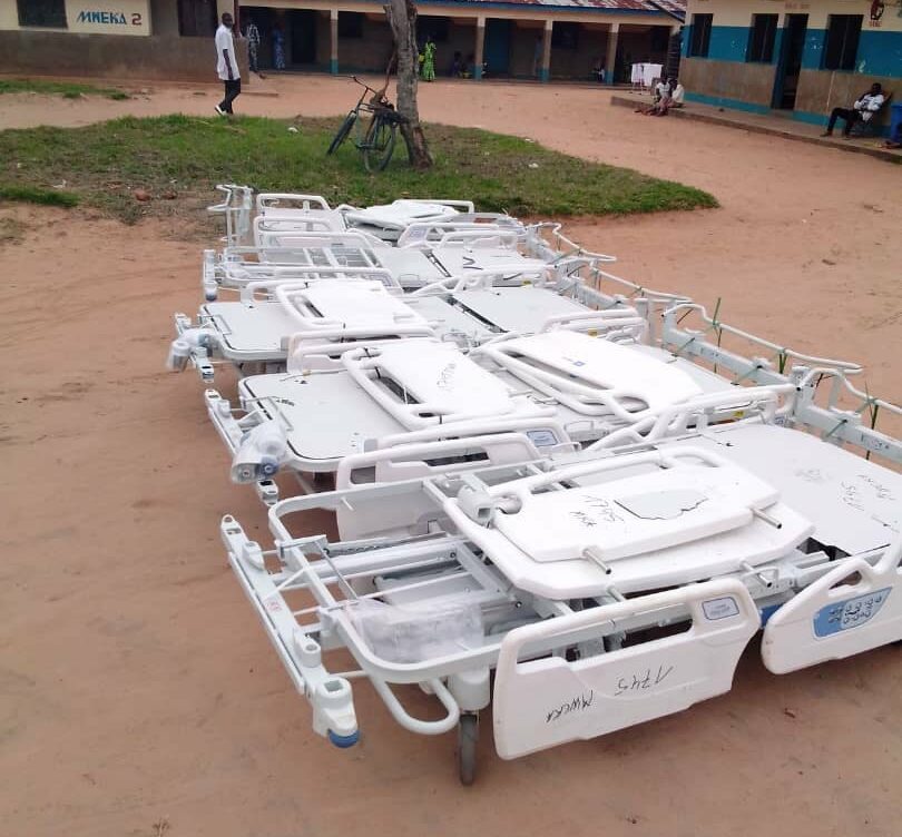 KASAÏ : Livraison des lits, matériels et masques à l’Hôpital Général de Référence de MWEKA dans la province de Kasaï dans le cadre d’appui aux centres de traitement Covid-19.