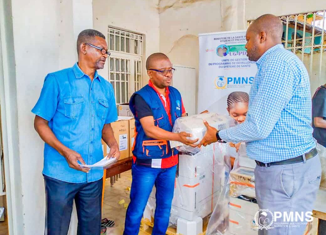 PMNS – TSHIKAPA : Remise officielle des équipements informatiques aux structures sanitaires