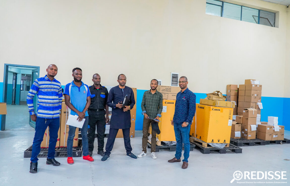 REDISSE IV – KINSHASA : RECEPTION DES KITS INFORMATIQUES A L’ENTREPOT DE L’HGR KINSHASA (EX-MAMA YEMO)