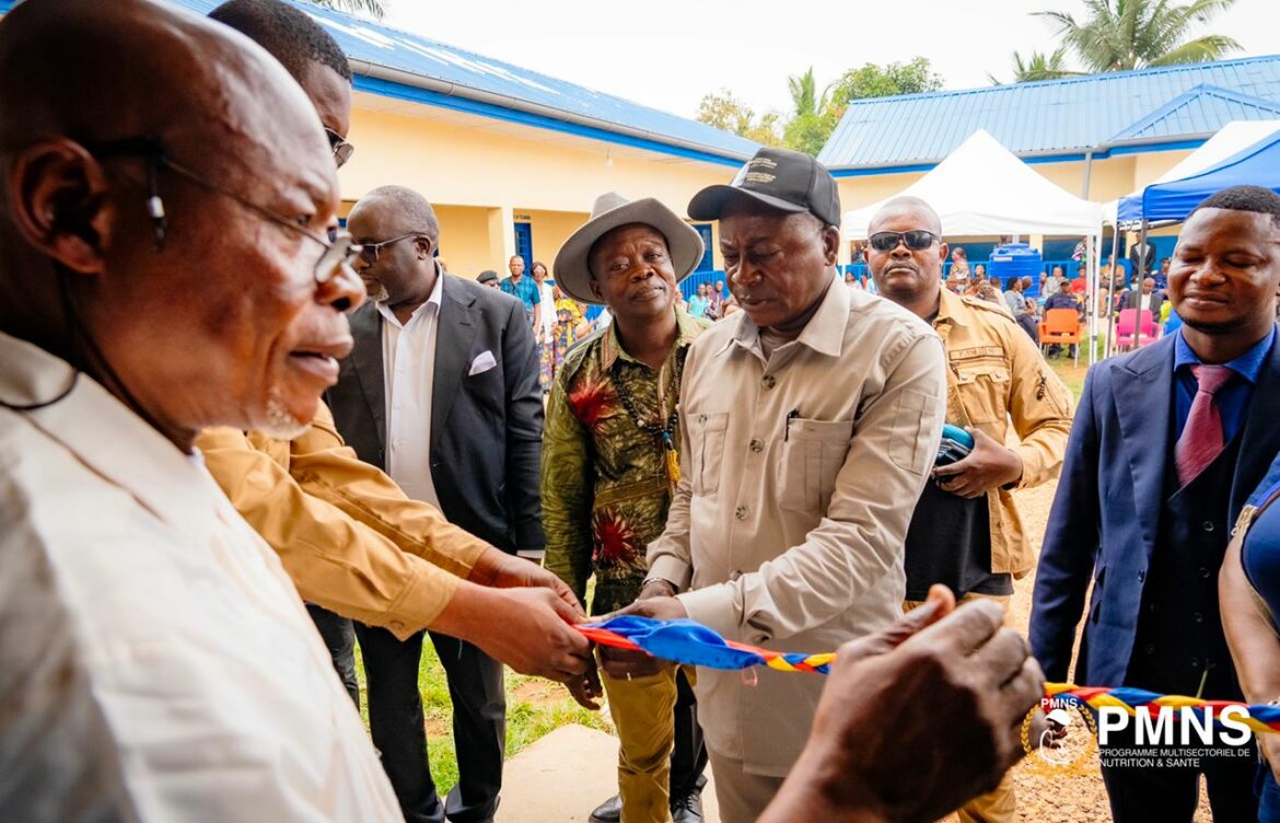 PMNS : REMISE OFFICIELLE DE 4 ETABLISSEMENTS DES SOINS DE SANTE AU GOUVERNEUR DU KASAÏ CENTRAL